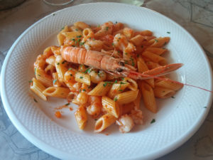 Поесть в Венеции пасту с креветками (pasta alla busara)