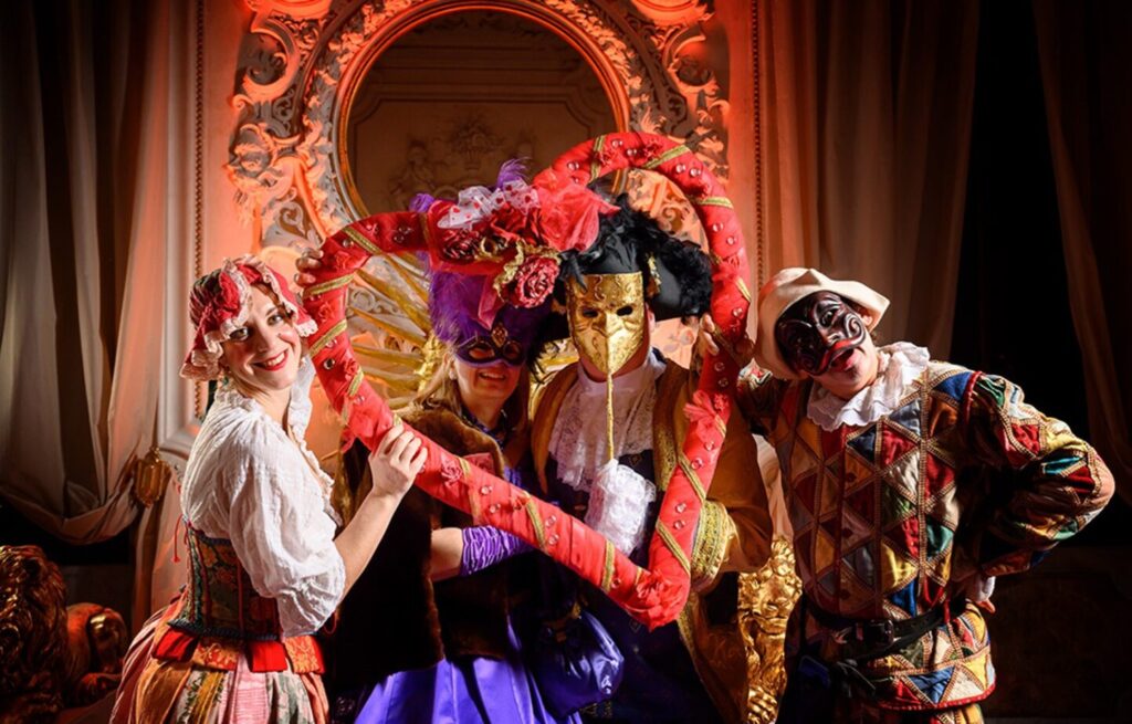 Бал Маскарад в Венеции Carnival in Love Артисты комедии дель арте