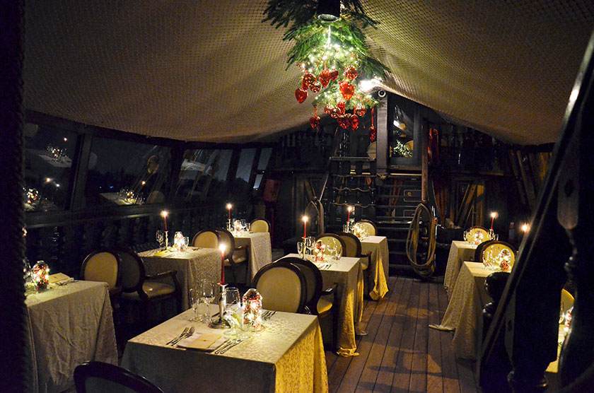 galleon dinner cruise in venice. winter