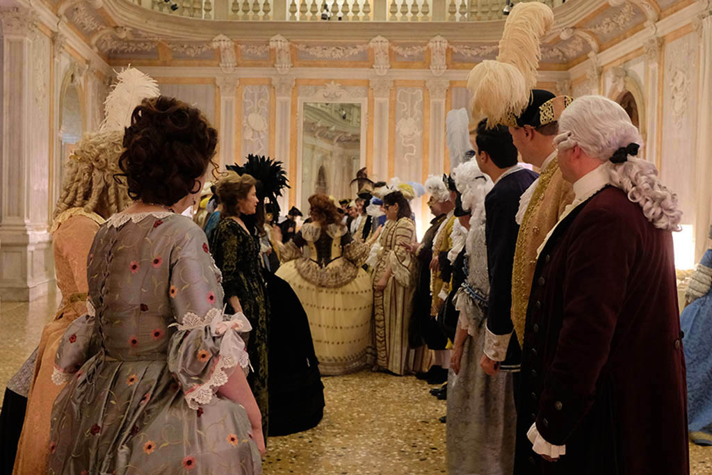 Venice Masquerade. cioccolata danzante. Бал