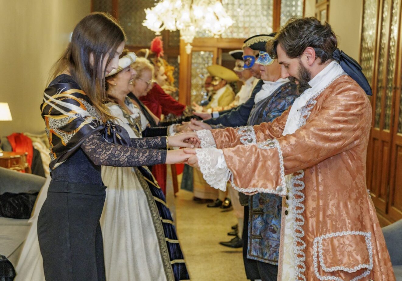 Opera Gala Dinner party photoLCV